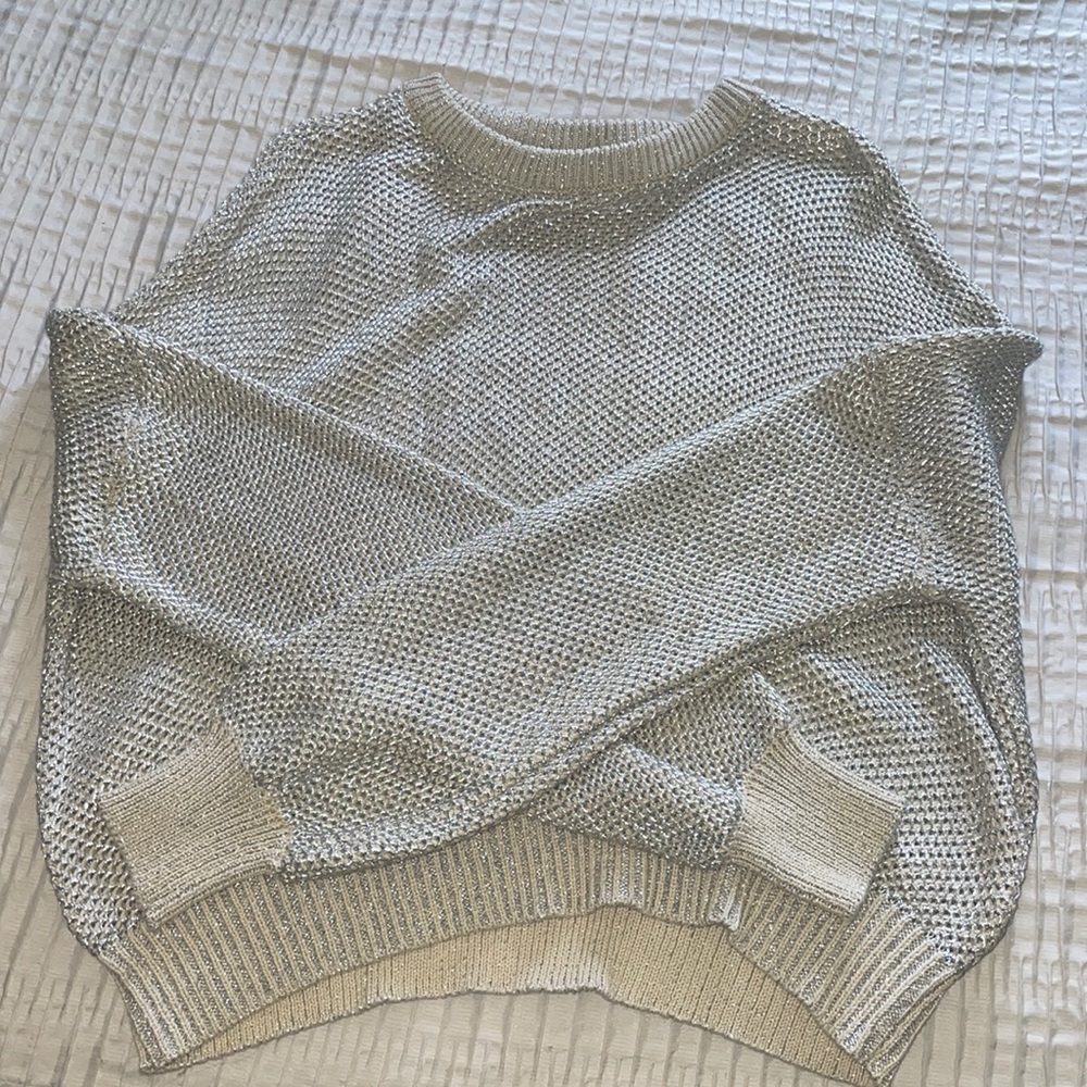 Silver sweater, size Large